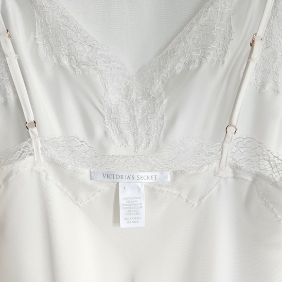 Victoria’s Secret White Floral Lace Slip Dress - Picture 16 of 16